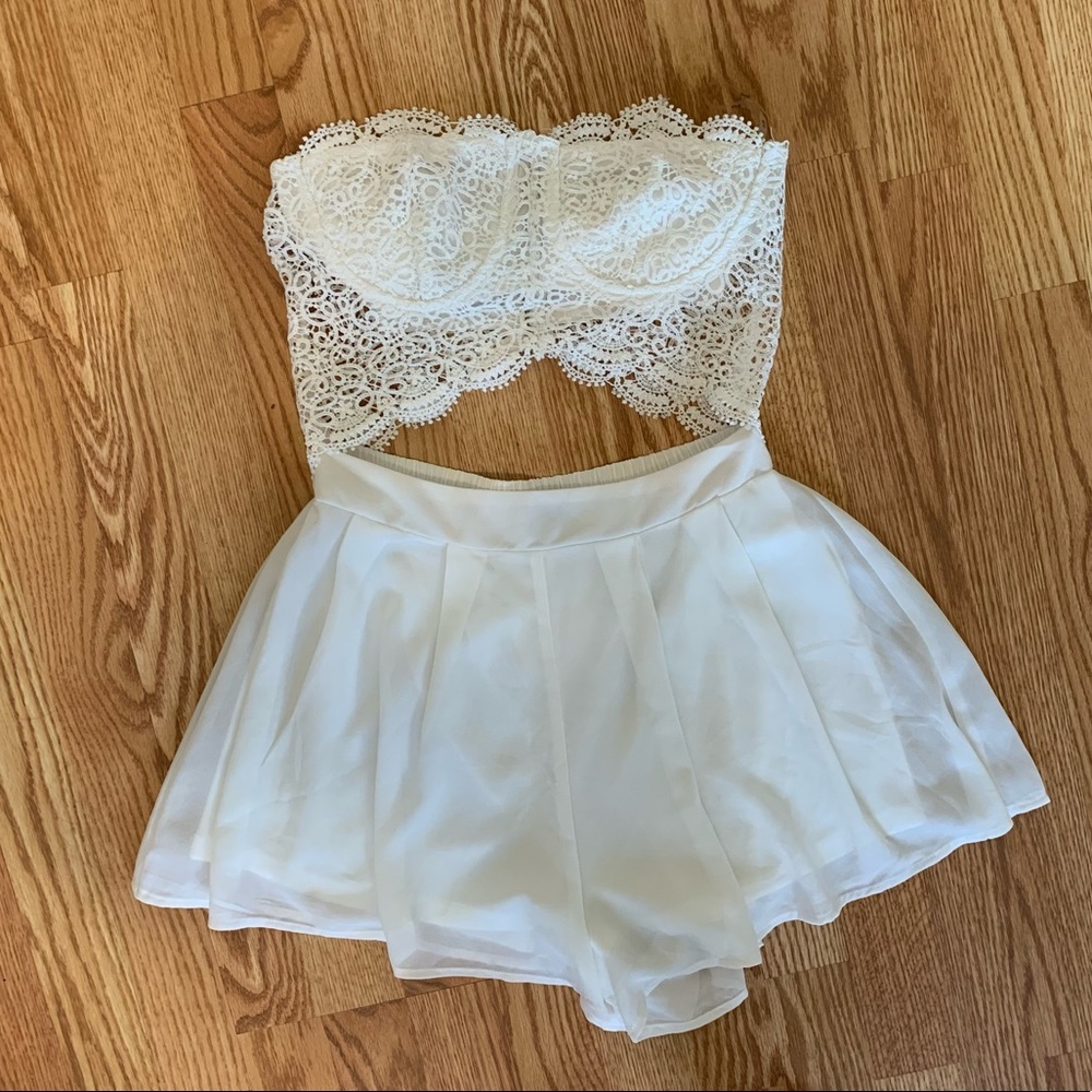 WHITE IRIS ROMPER
